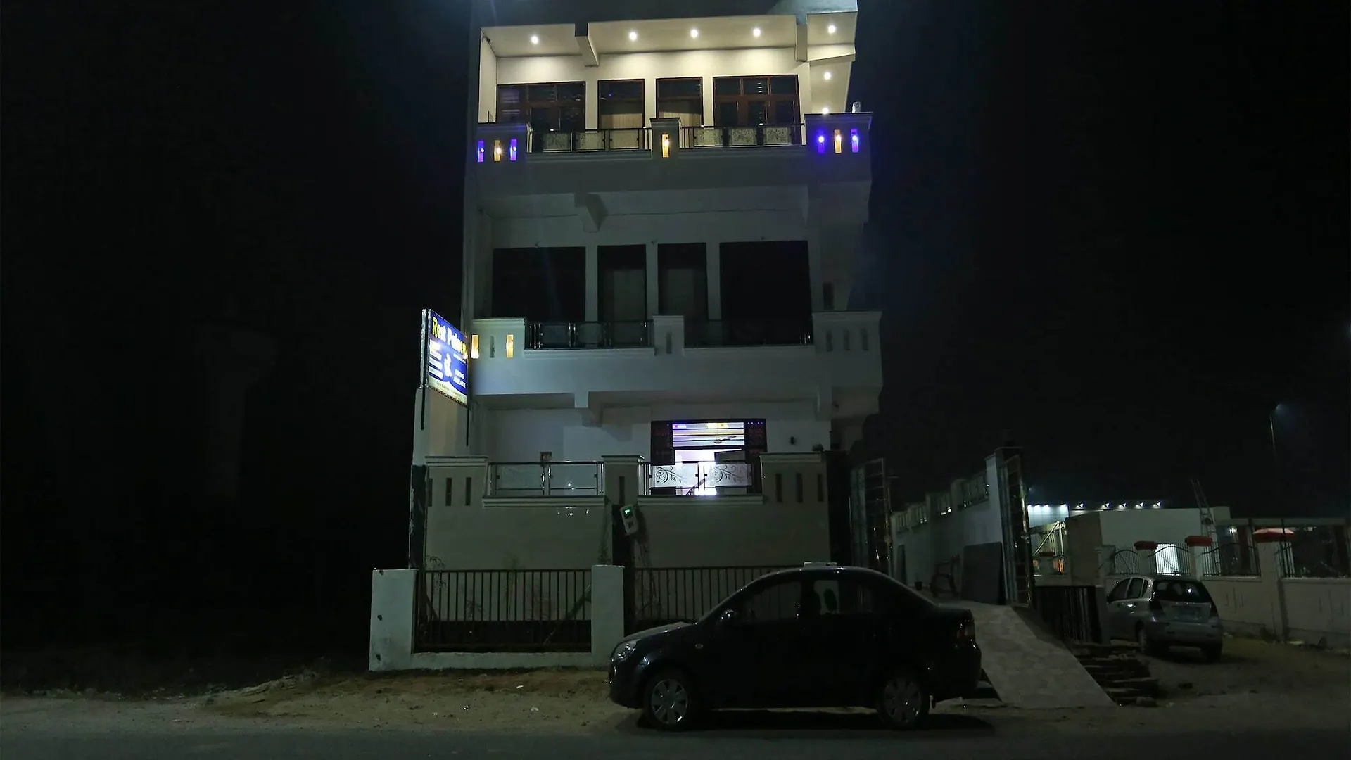 Hotel Rest Palace Агра