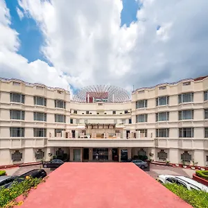 Отель Howard Plaza The Fern,